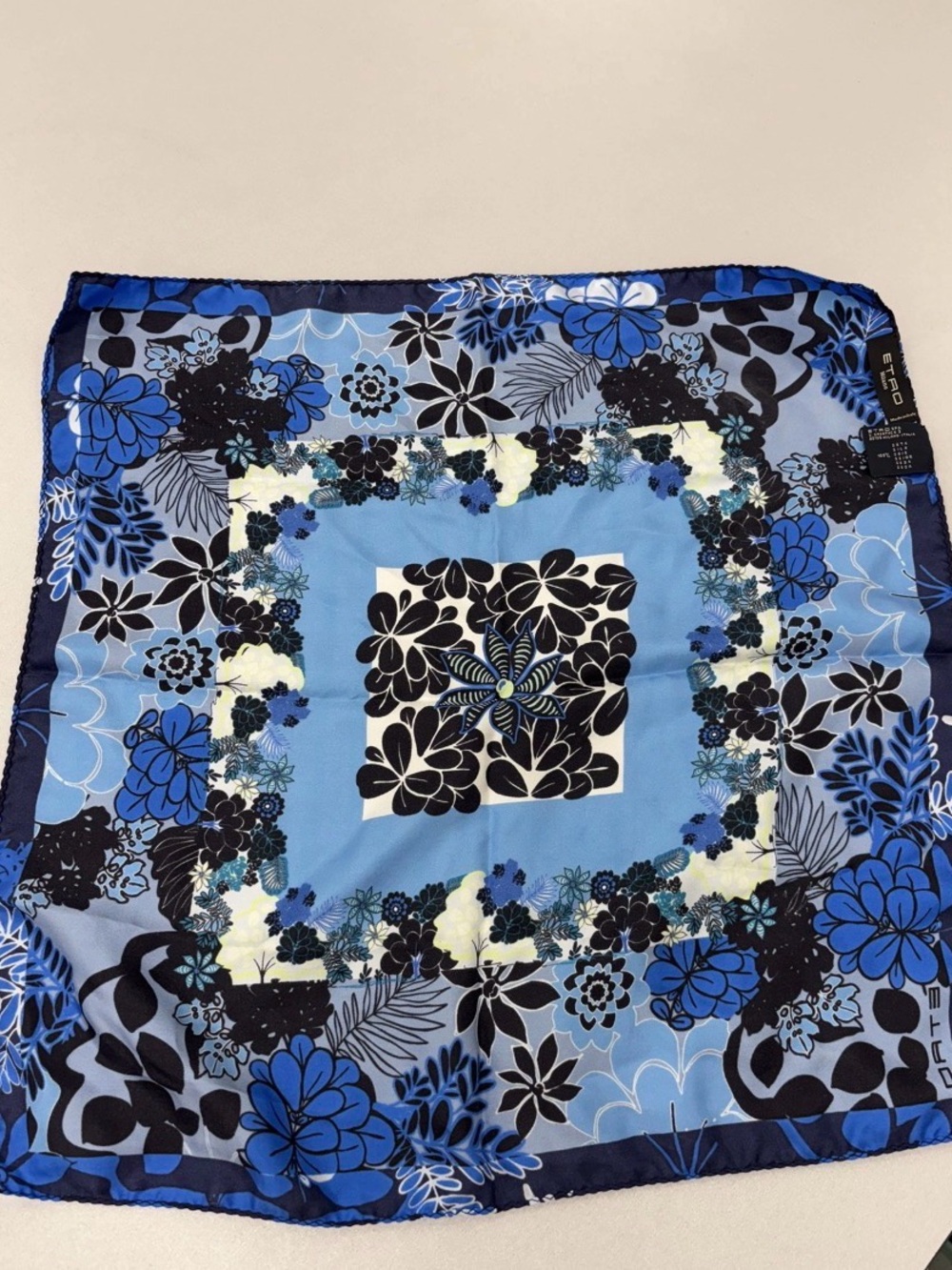 ETRO Milano Blue Floral Silk Twill Pocket Square Mini Scarf 16x16 Made In Italy - Picture 3 of 9